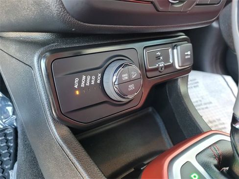 Used 2022 Jeep Renegade Trailhawk image 28