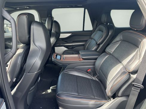New 2026 Lincoln Navigator Black Label AWD/4WD image 11