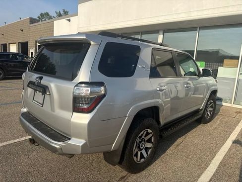 Used 2022 Toyota 4Runner TRD Off-Road AWD/4WD image 5
