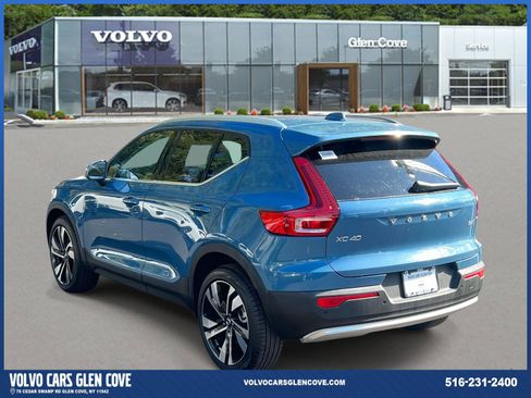 Used 2025 Volvo XC40 B5 Ultra w/ Climate Package image 4
