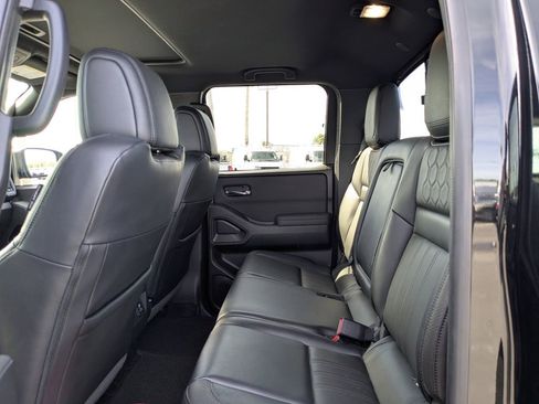 Used 2022 Nissan Frontier PRO-4X image 14