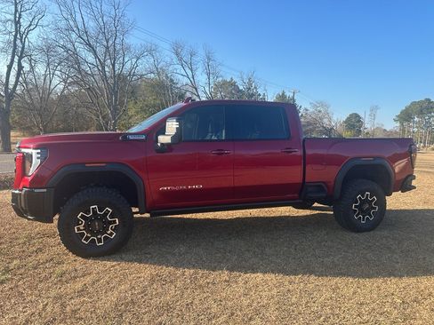 Used 2024 GMC Sierra 2500 AT4X image 8