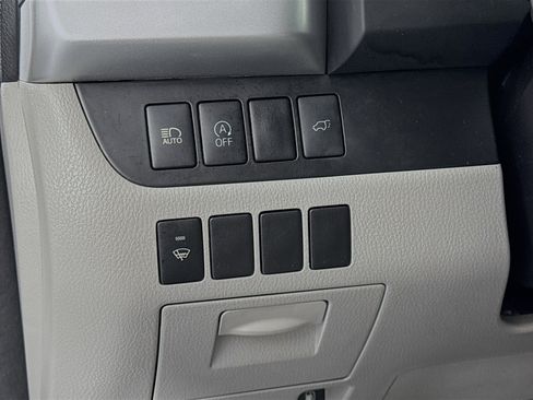 Used 2017 Toyota Highlander XLE image 10