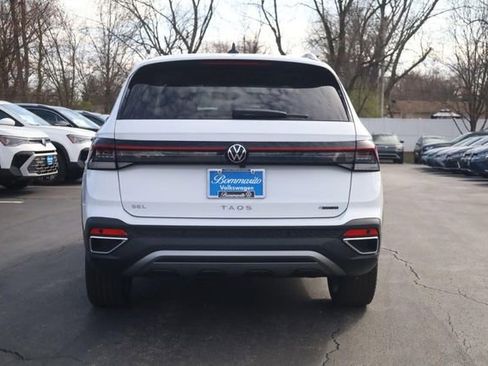 New 2026 Volkswagen Taos SEL image 5