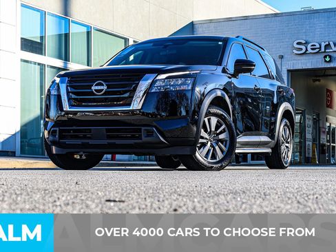 Used 2025 Nissan Pathfinder SV image 3