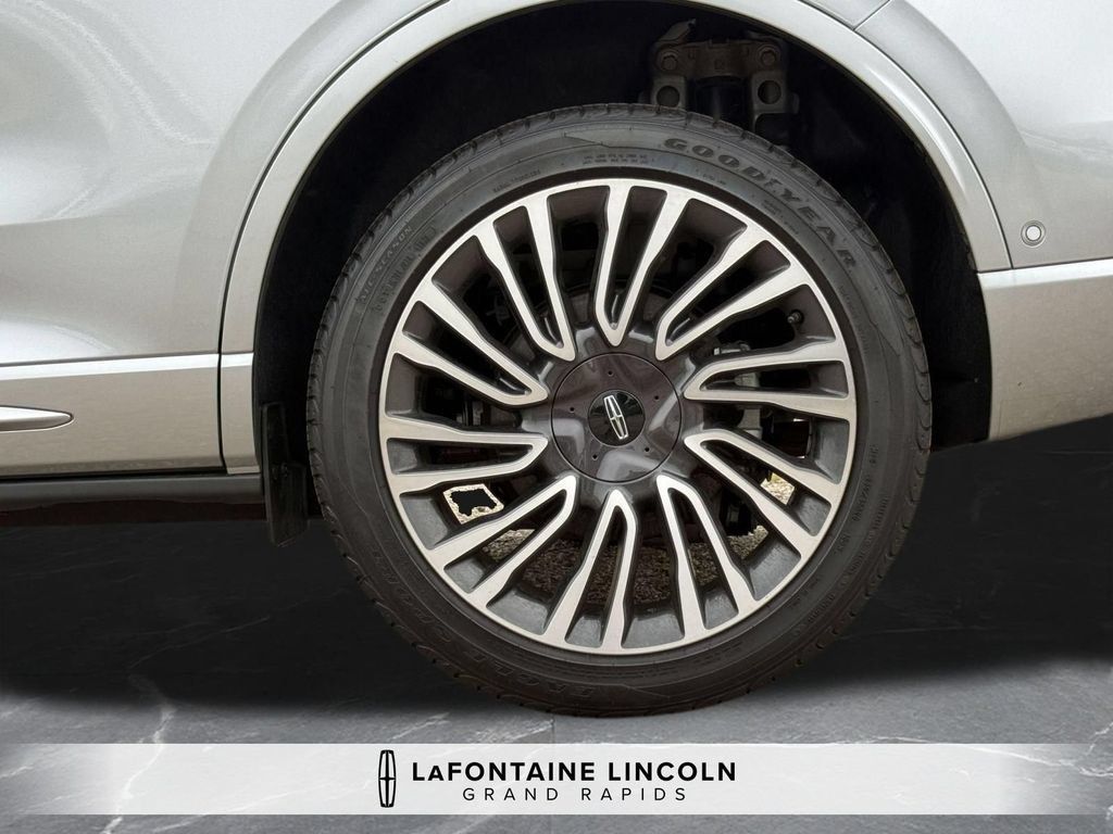 Certified 2022 Lincoln Corsair Reserve w/ Equipment Group 201A AWD/4WD image 34