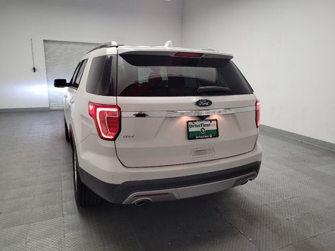 Used 2017 Ford Explorer XLT w/ Equipment Group 201A FWD image 6