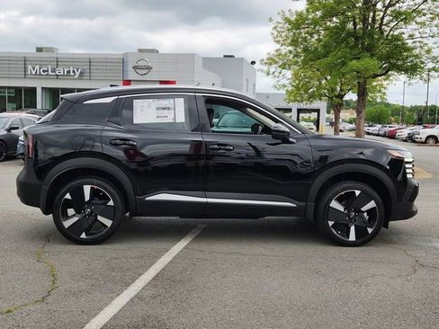 New 2026 Nissan Kicks SR FWD image 4