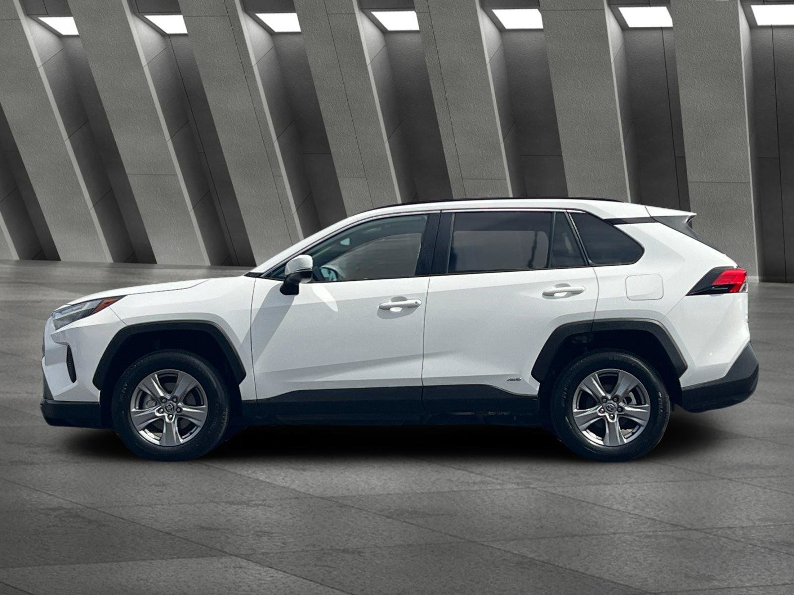 Used 2025 Toyota RAV4 XLE AWD/4WD image 7