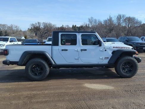 Used 2022 Jeep Gladiator Mojave w/ Trailer Tow Package AWD/4WD image 8