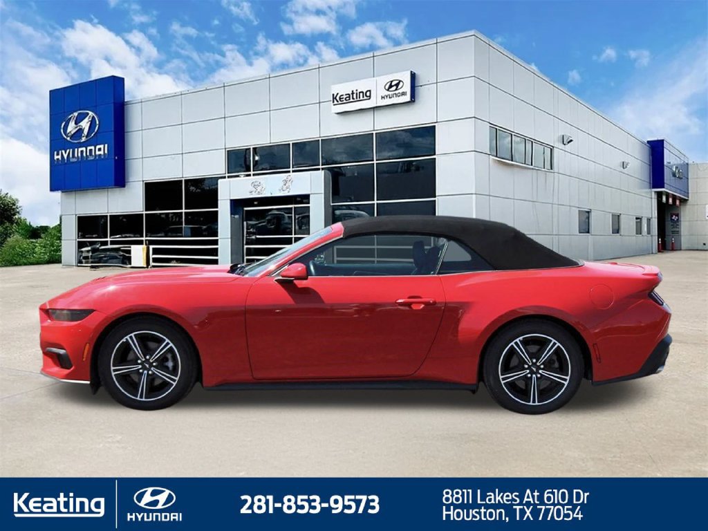Used 2025 Ford Mustang Convertible RWD image 8
