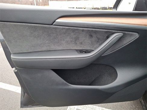 Used 2025 Tesla Model Y Performance image 11