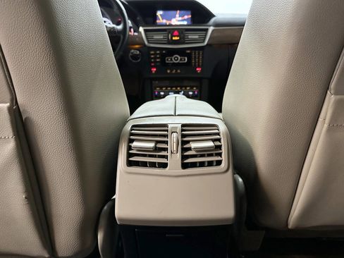 Used 2013 Mercedes-Benz E 350 BlueTEC Sedan image 21