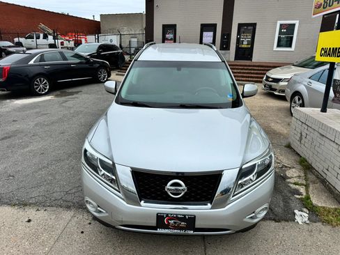 Used 2016 Nissan Pathfinder S AWD/4WD image 9