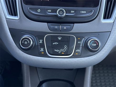 Used 2020 Chevrolet Malibu LS image 17