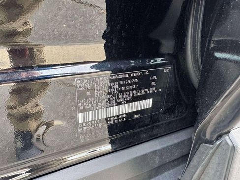 Used 2025 Toyota RAV4 XLE image 10