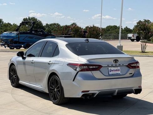 Used 2024 Toyota Camry XSE FWD image 4