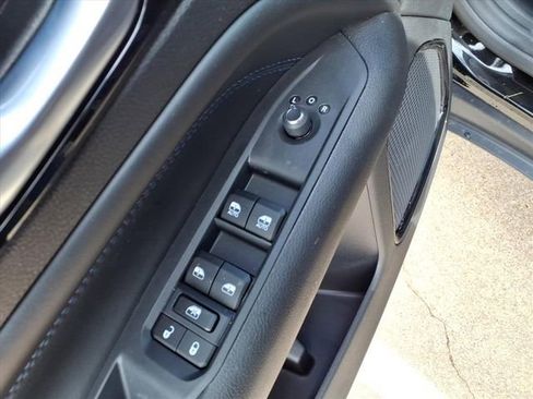 New 2026 Jeep Compass Latitude image 20