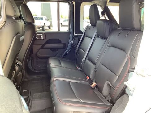 Used 2024 Jeep Wrangler Unlimited Rubicon AWD/4WD image 26