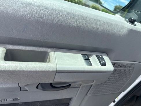 Used 2011 Ford E-350 and Econoline 350 XLT RWD image 20
