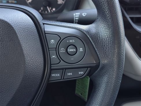 Used 2023 Toyota Corolla LE image 21