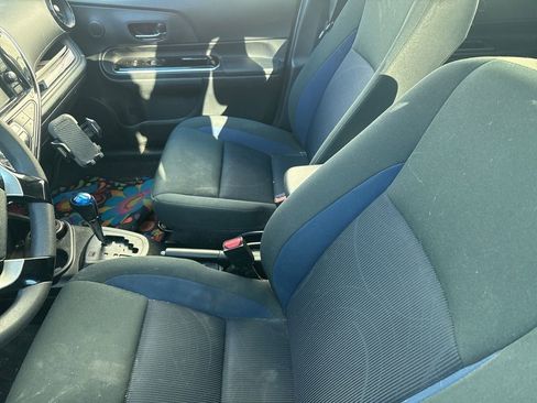 Used 2018 Toyota Prius C Two image 9