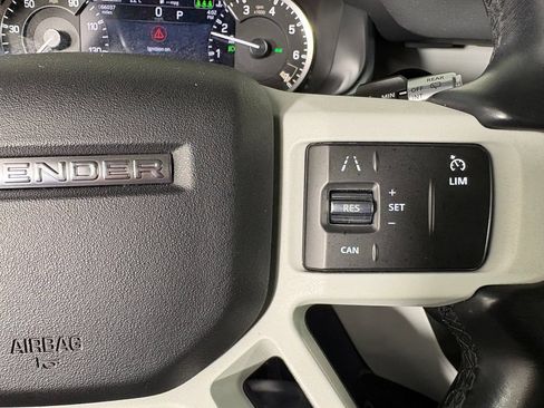 Used 2022 Land Rover Defender 110 AWD/4WD image 18