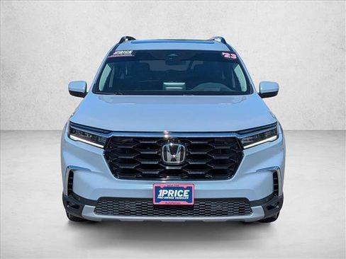 Used 2023 Honda Pilot Elite image 2