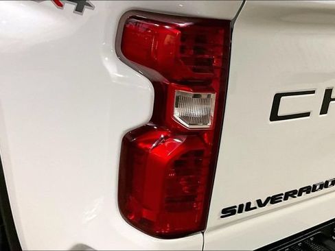 Used 2022 Chevrolet Silverado 2500 Custom w/ Gooseneck/5TH Wheel Package AWD/4WD image 8