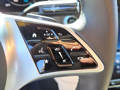 Used 2024 Mercedes-Benz C 300 Sedan image 20