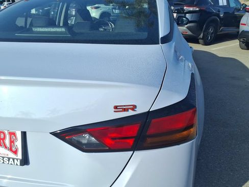 Certified 2023 Nissan Altima 2.5 SR FWD image 8