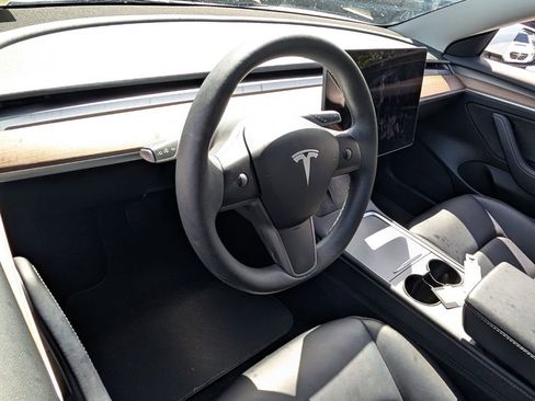 Used 2023 Tesla Model 3 Standard Range image 12