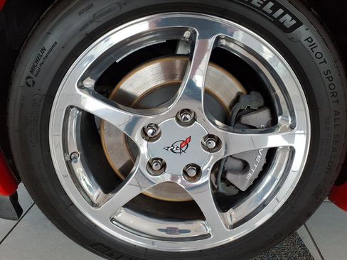 Used 2001 Chevrolet Corvette Coupe RWD image 15