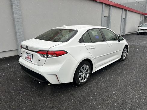 Used 2023 Toyota Corolla LE image 5