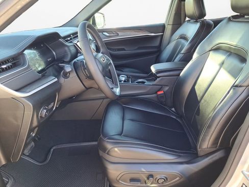 New 2025 Jeep Grand Cherokee Limited image 19