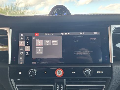 Used 2024 Porsche Macan w/ Premium Plus Package image 40