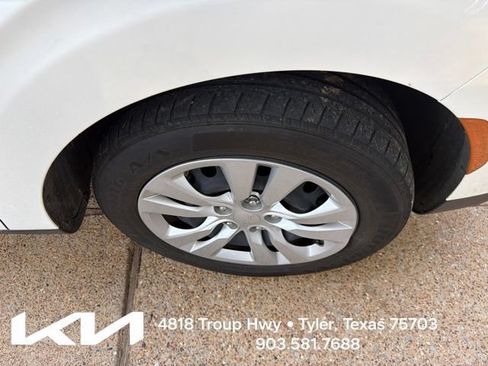 Certified 2024 Kia Soul LX FWD image 12