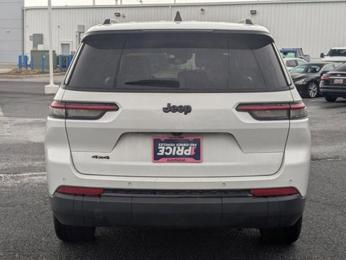 Used 2023 Jeep Grand Cherokee L Laredo image 6