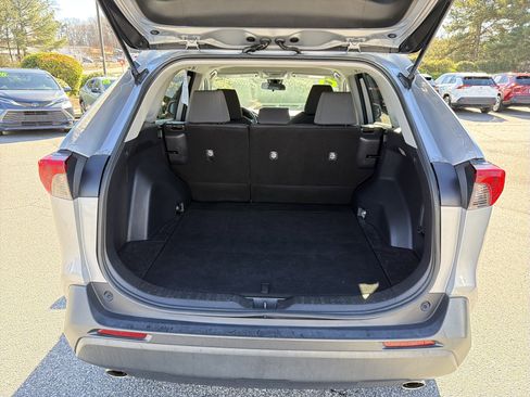 Used 2021 Toyota RAV4 XLE image 30