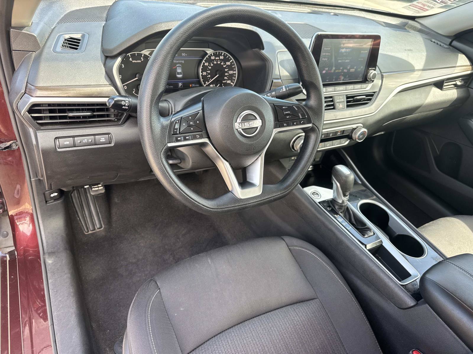 Used 2024 Nissan Altima 2.5 SV FWD image 17