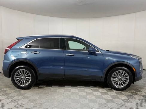 Certified 2025 Cadillac XT4 Premium Luxury image 4