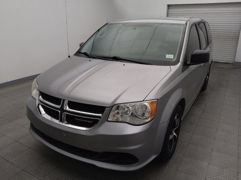Used 2018 Dodge Grand Caravan SE w/ UConnect Hands-Free Group FWD image 15