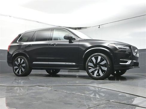 Certified 2023 Volvo XC90 T8 Ultimate w/ Protection Package Premier image 34
