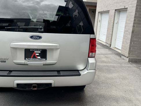 Used 2004 Ford Expedition XLT AWD/4WD image 6