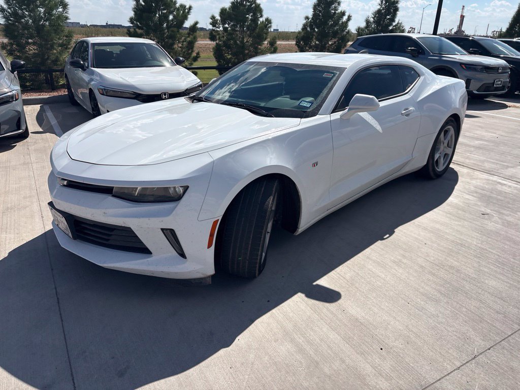 Used 2017 Chevrolet Camaro LT RWD image 2