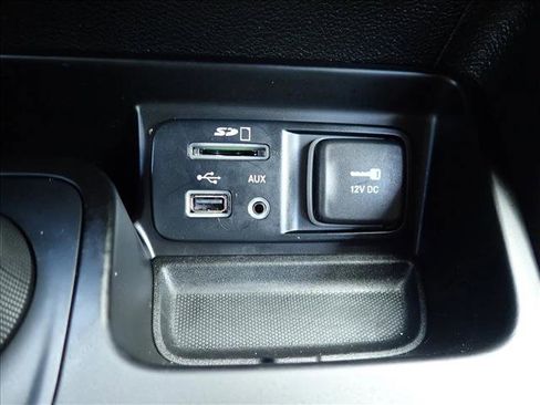 Used 2014 Jeep Cherokee Trailhawk w/ Technology Group AWD/4WD image 24