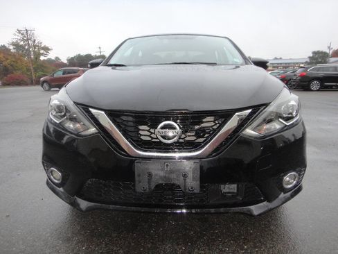 Used 2019 Nissan Sentra SR image 2