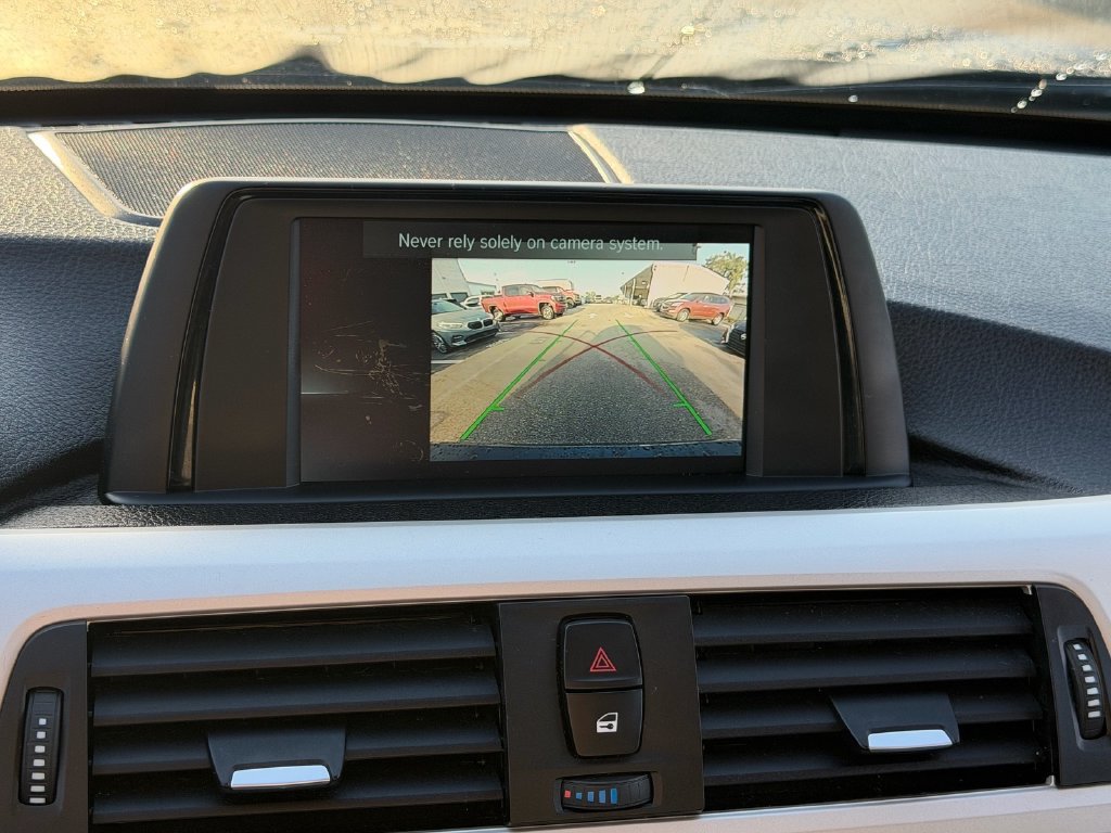Used 2018 BMW 320i Sedan RWD image 23