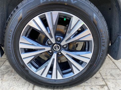 Certified 2021 Nissan Rogue SV w/ Premium Package AWD/4WD image 14