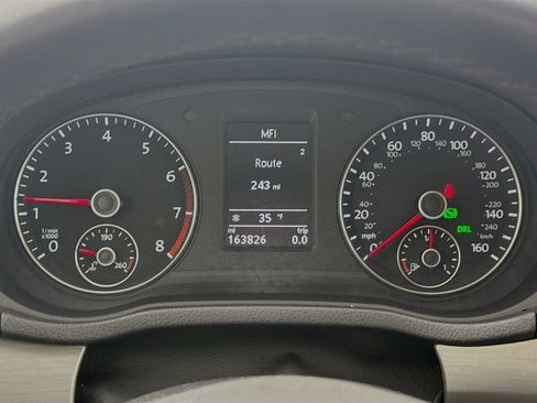 Used 2015 Volkswagen Passat 1.8T SE image 13